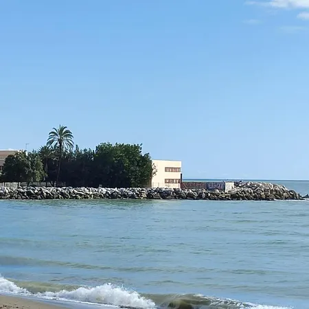 Perla 2 Seafront Apartment Fuengirola