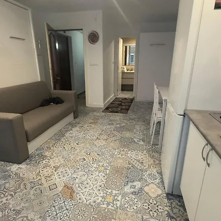 Perla 2 Seafront Apartment