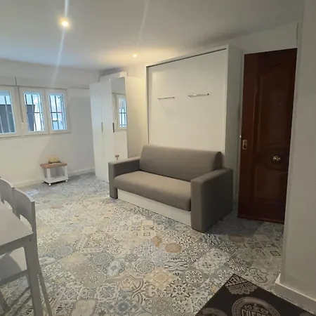 Perla 2 Seafront Apartment